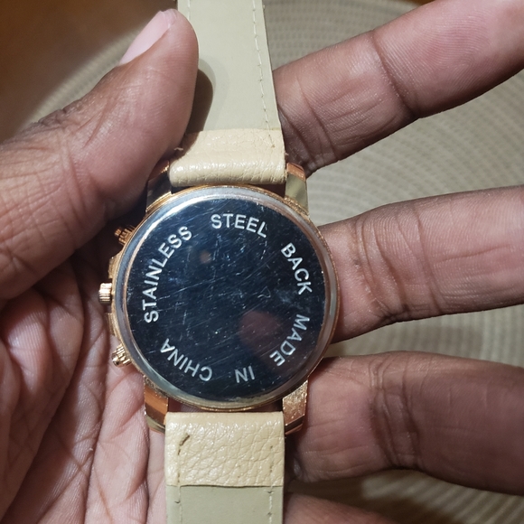 Wrist Watch - Picture 2 of 3